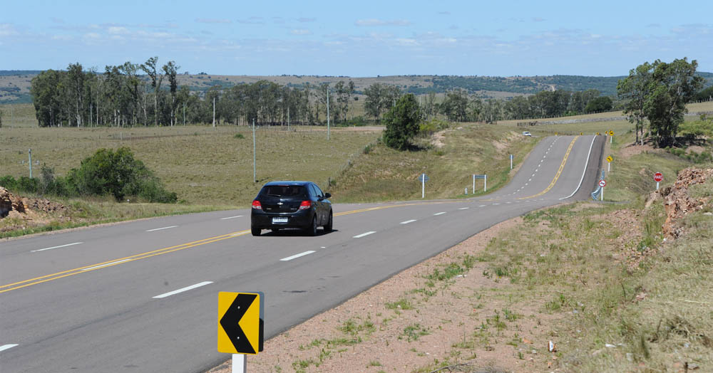 Ministro Rossi inauguró obras de ruta 8 que requirieron una inversión de 40 millones de dólares