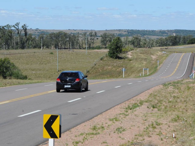 Ministro Rossi inauguró obras de ruta 8 que requirieron una inversión de 40 millones de dólares