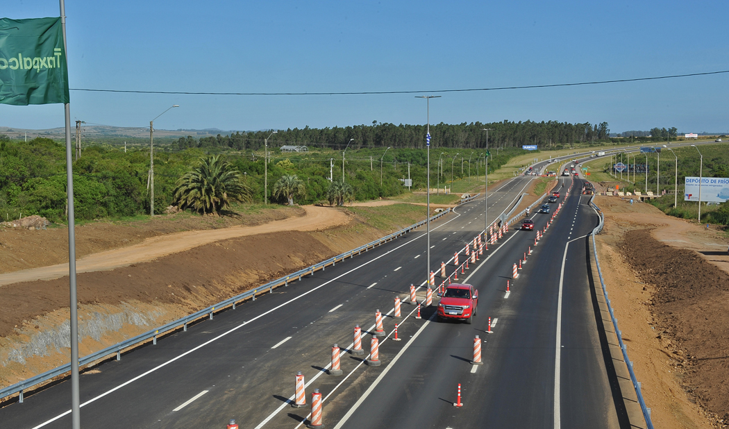 Lacalle Pou inauguró obras viales y eléctricas en el departamento de Maldonado