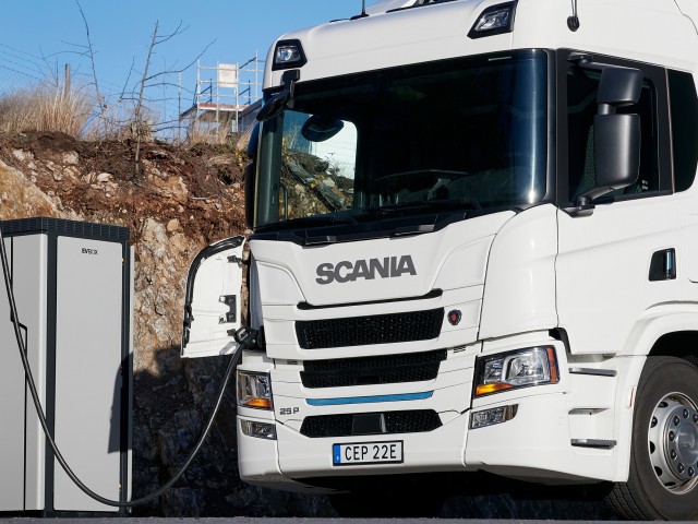 Scania invierte en una planta de montaje de baterías