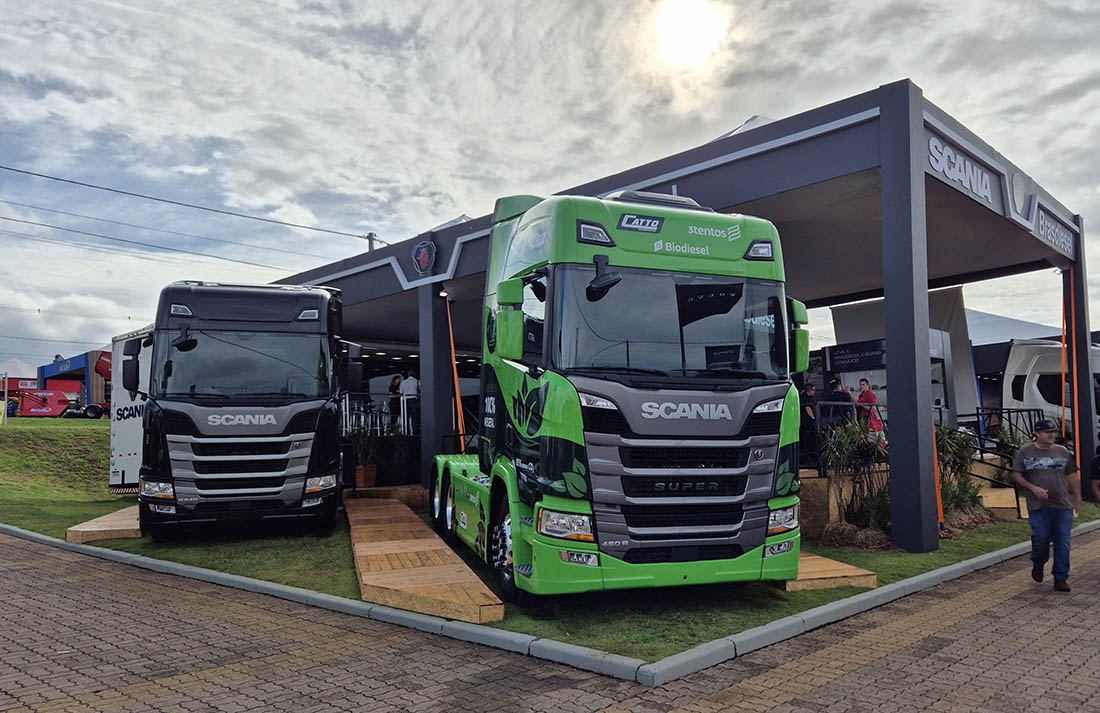 Scania y Brasdiesel exhiben el primer camión 100% biodiesel en tracción 6x2 en Expodireto 2024