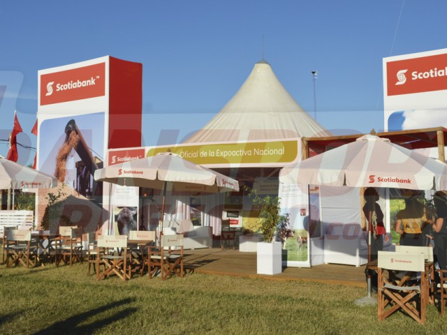 Bancos en la Expo Activa 2015