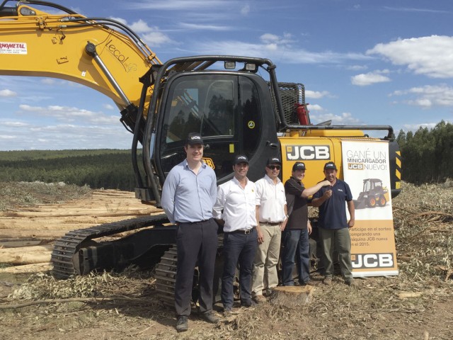 Tornometal cerró el año de su 40 aniversario  sorteando un minicargador JCB