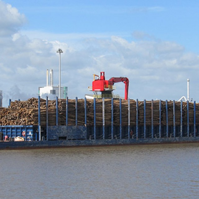 Transfluvial comenzó a realizar el mantenimiento de sus embarcaciones en Uruguay 