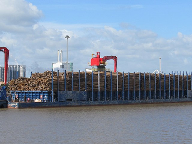 Transfluvial comenzó a realizar el mantenimiento de sus embarcaciones en Uruguay 