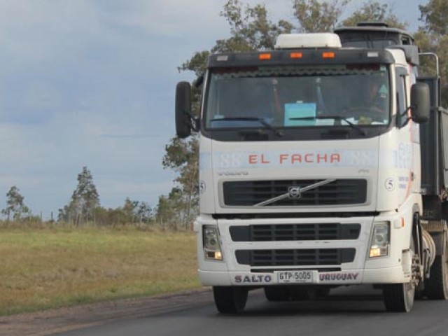 Gobierno y gremiales transportistas acordaron tarifa de flete para levantar cosecha de trigo y cebada