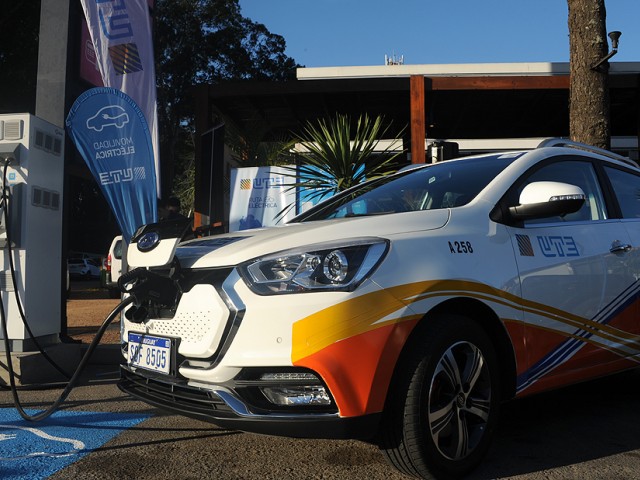 UTE habilitó estación de carga de vehículos eléctricos en Punta del Este