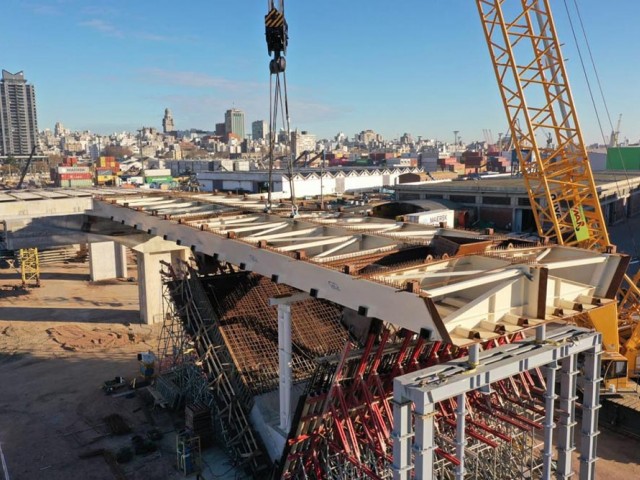 Avanzan obras del viaducto en rambla portuaria de Montevideo