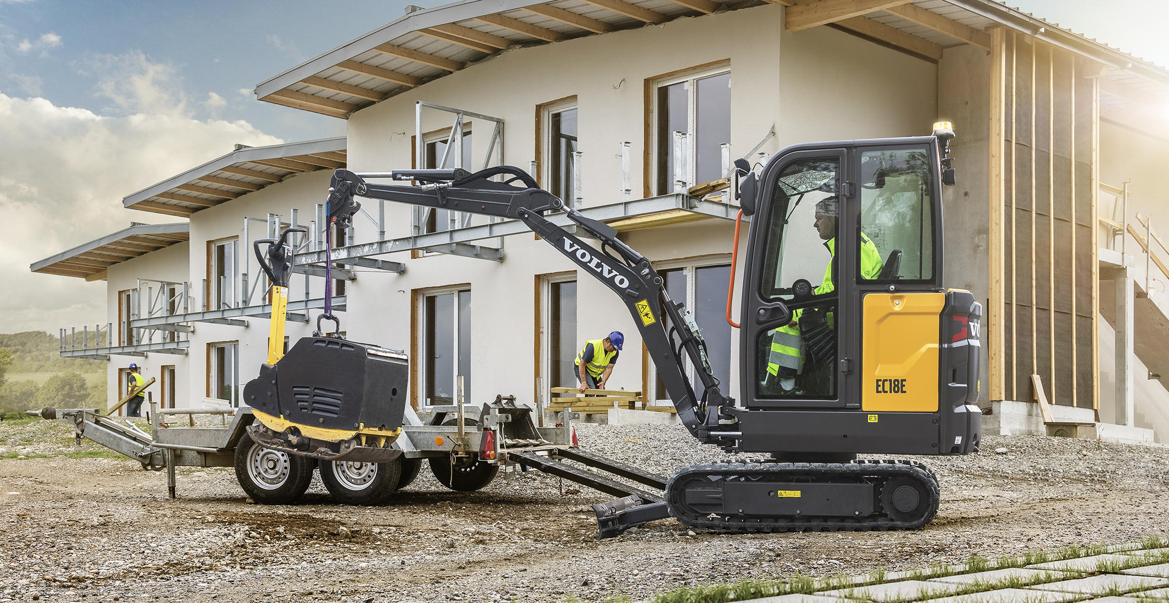 VOLVO CE lanza una nueva generación de miniexcavadoras