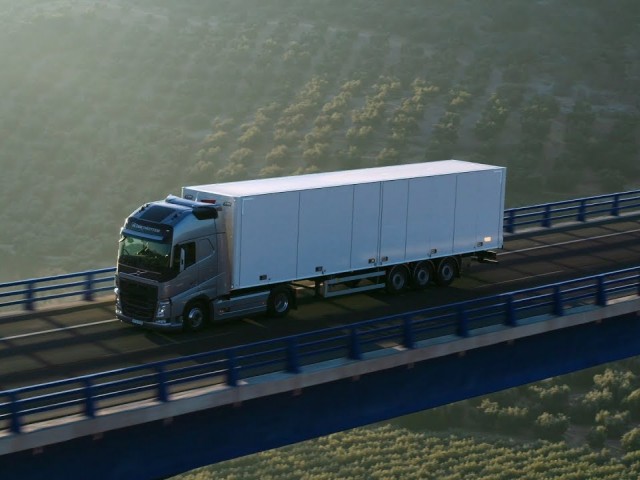 Volvo Trucks: presentación de Volvo FH con I-Save, que reduce los costos de combustible hasta en un 7%