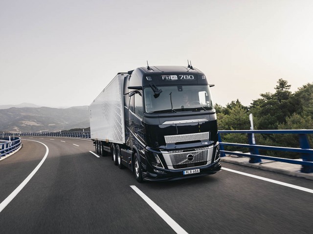 Un nuevo motor más potente para el Volvo FH16 ofrece una productividad maximizada